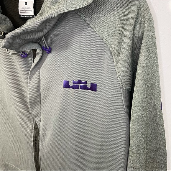 Nike Lebron James Jacket - Picture 10 of 11